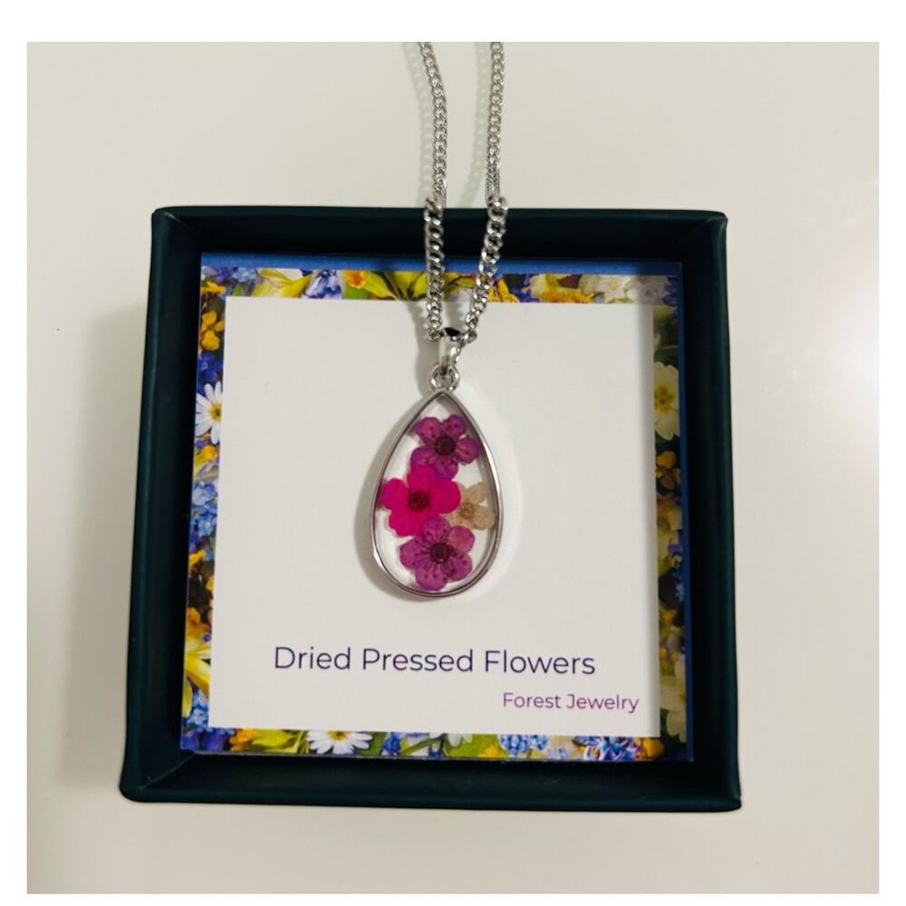 BRAND NEW Dried pressed flowers necklace, with box